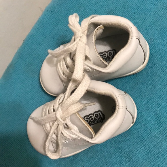3/$40🎉Toddler shoes - Picture 3 of 6